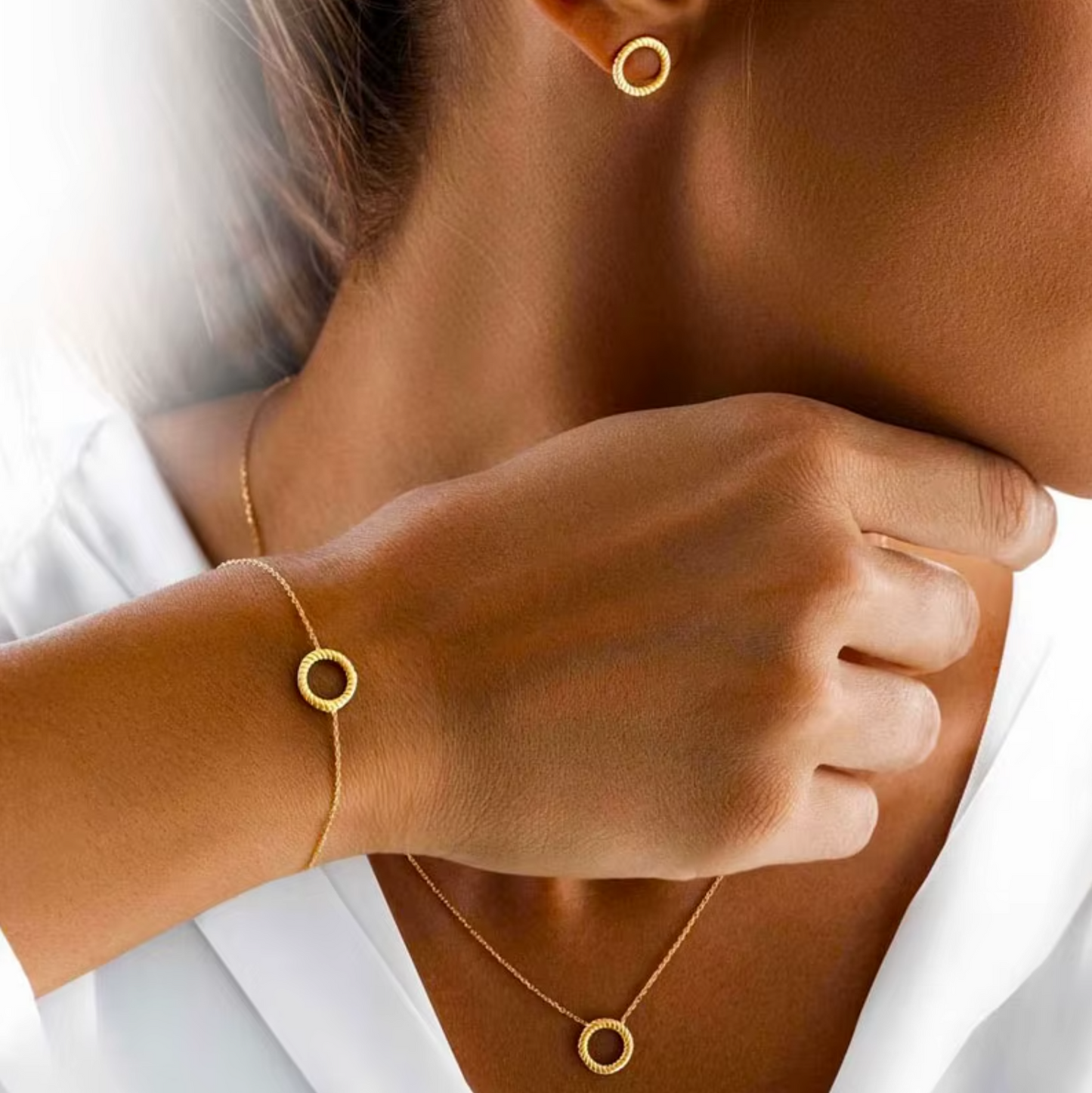 Amara - Set de Joyería Minimalista |Collar, Pulsera y Aretes|