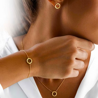 Amara - Set de Joyería Minimalista |Collar, Pulsera y Aretes|