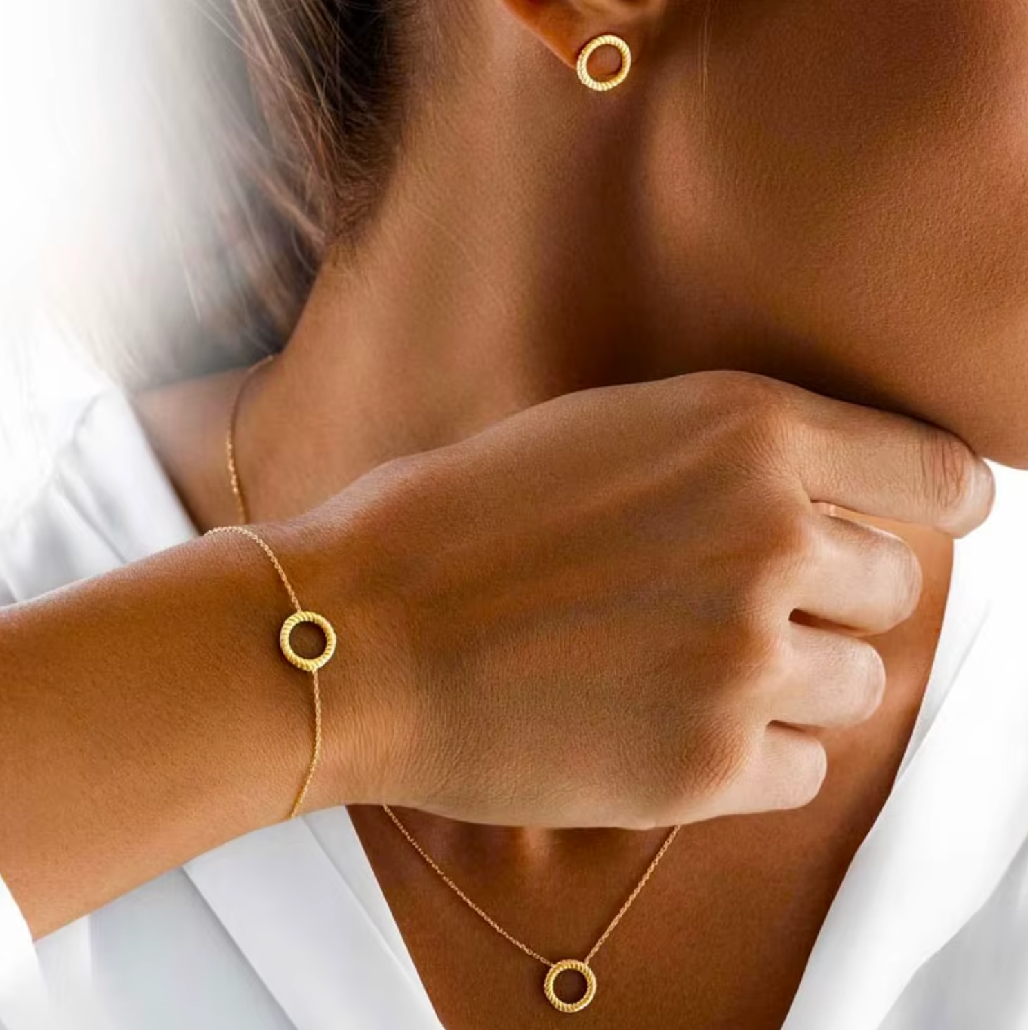 Amara - Set de Joyería Minimalista |Collar, Pulsera y Aretes|